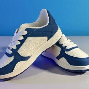 Danskin New in Box Girls Plank G Blue/White  Sneakers SIZE 13